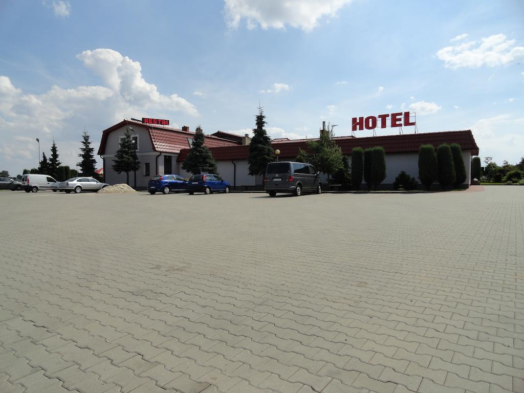 Hotel Wielkopolanka شرودا فيلكابولسكا المظهر الخارجي الصورة